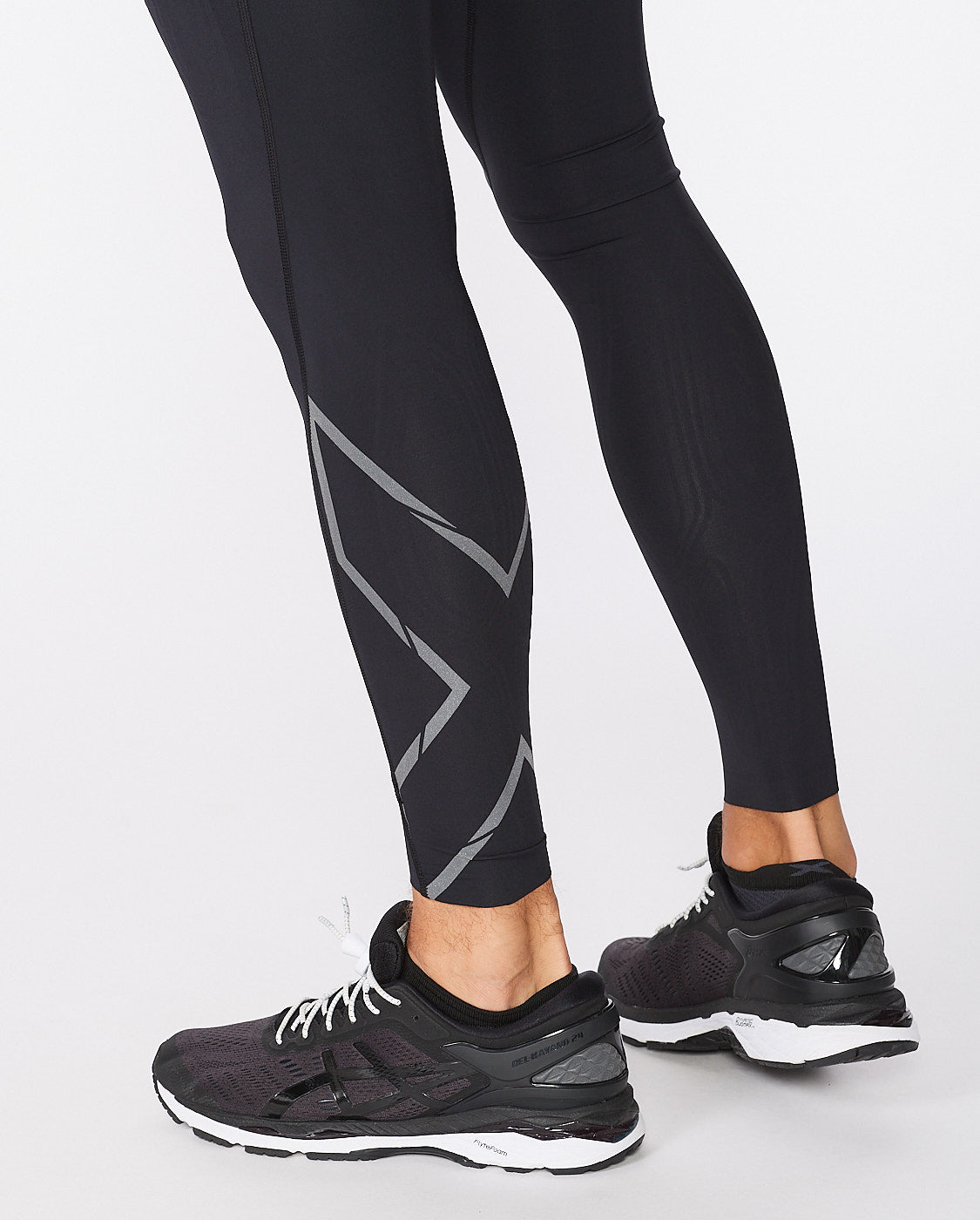 Original 2XU light speed compression tights MCS, Sports Equipment, Other  Sports Equipment and Supplies on Carousell