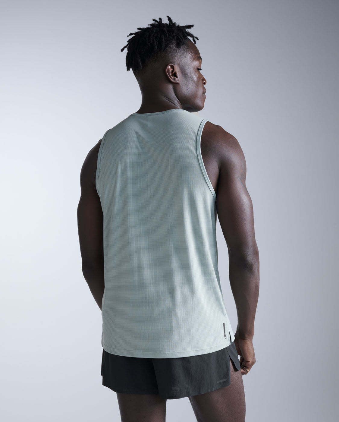 Men's Sleeveless Tops – 2XU Canada