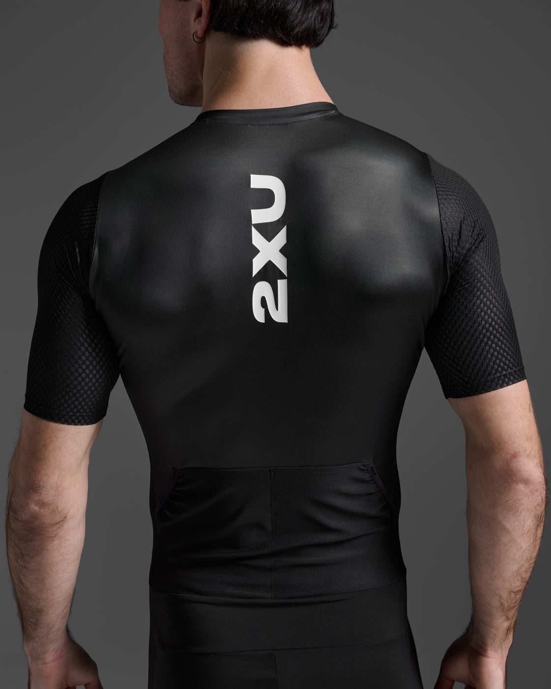 2XU AERO SLEEVED TRISUIT ブラック/ホワイト M Aero Hex Sleeved Trisuit – 2XU Canada