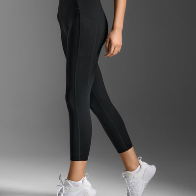 Form Stash Hi-Rise Compression 7/8 Tights with Pockets