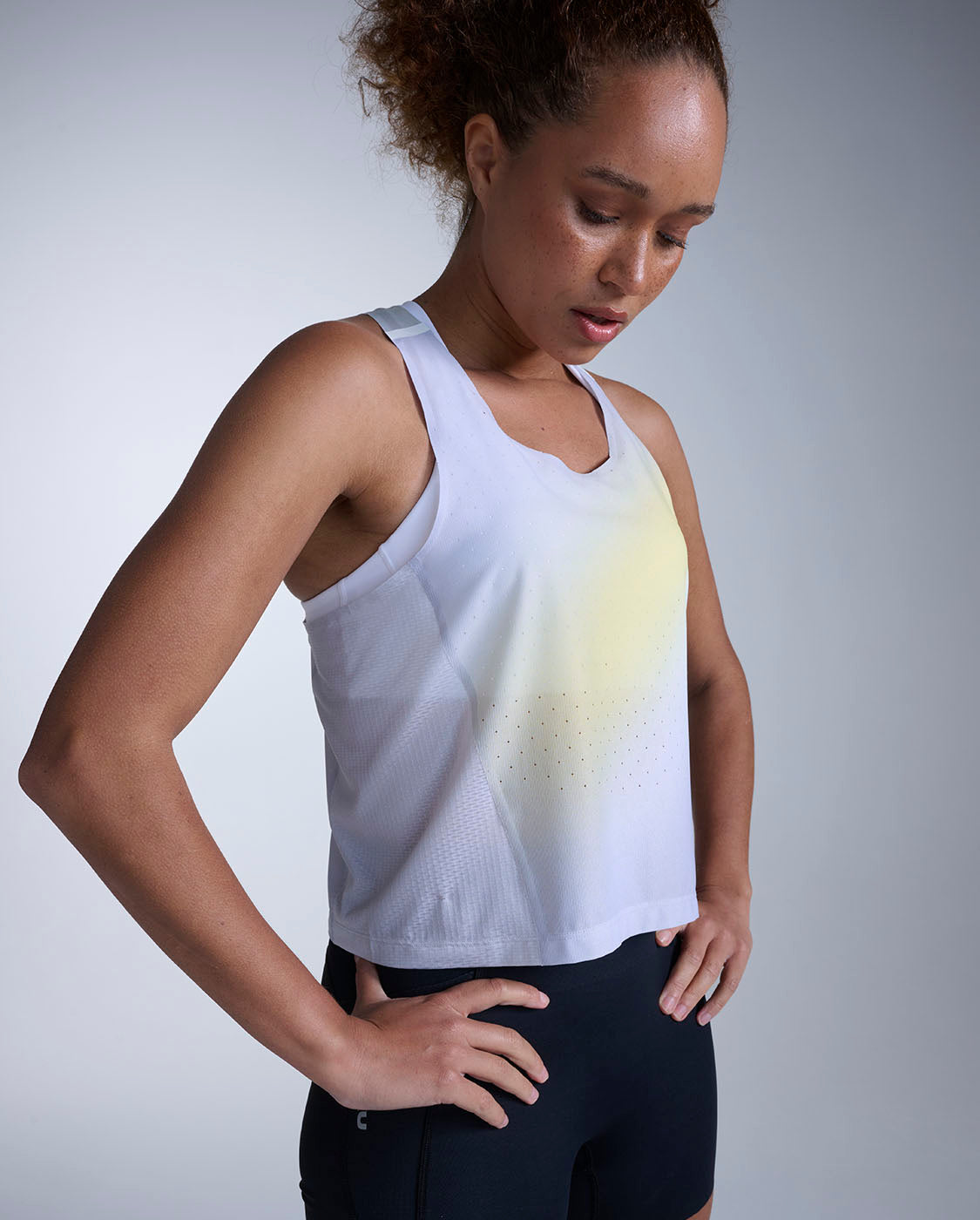 Womens Singlets & Tanks | Training & Running – 2XU Canada